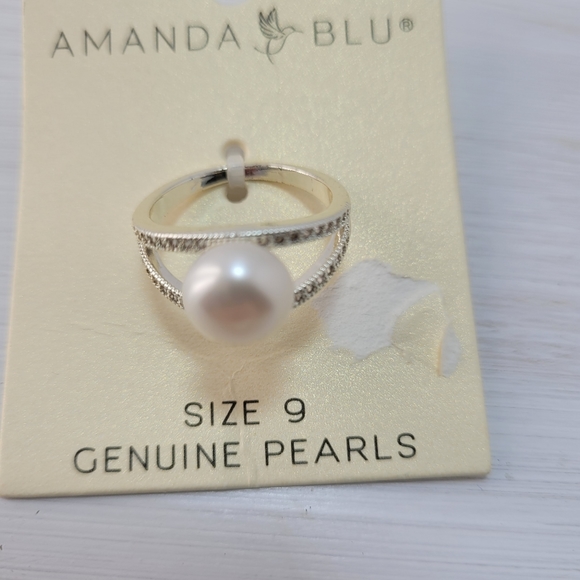 Ring - Picture 2 of 3